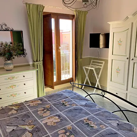 Sa Villarose By La Via Del Mare Viaggi E Vacanze Сasa de vacaciones *