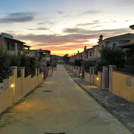 Sa Villarose By La Via Del Mare Viaggi E Vacanze בית נופש